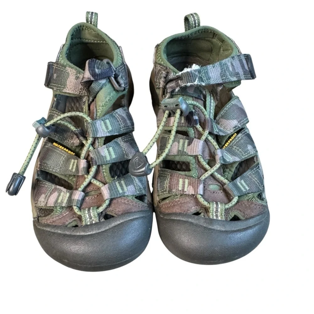 Keen Newport H2 Sandals Youth Boys 1 Green Camouflage